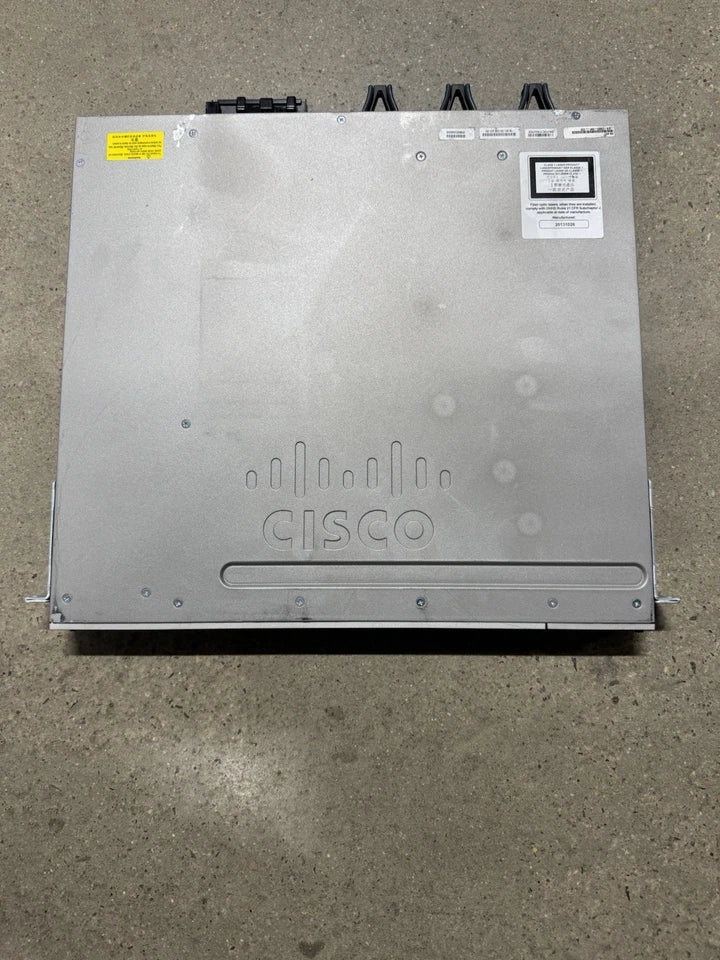 Cisco  Catalyst 3850 (WS-C3850-24P-L) 24-Port Gigabit Ethernet PoE+ Switch